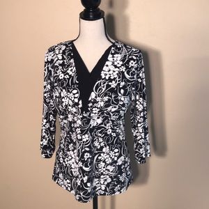3/4 length sleeve floral blouse!